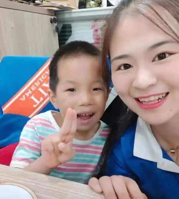 天童美語教師——用愛傳授知識(shí)